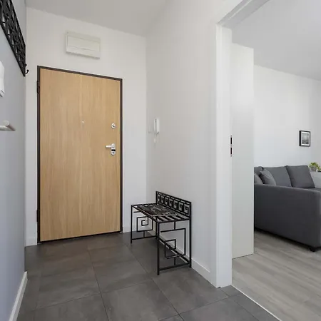 Rondo Wiatraczna Skyview With Parking Space & Balcony By Renters *