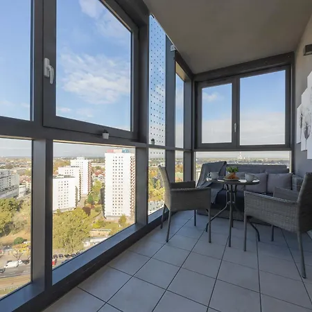 Rondo Wiatraczna Skyview With Parking Space & Balcony By Renters Lägenhet *