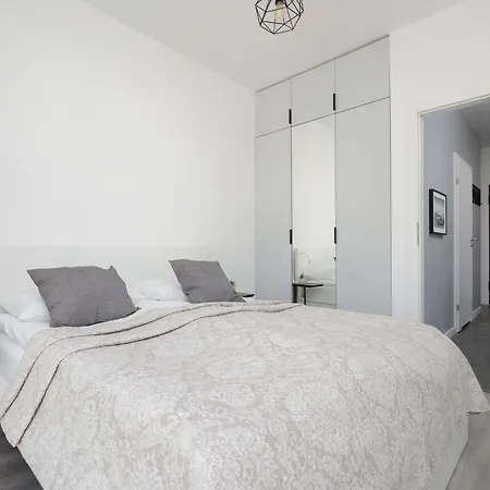 Appartement Rondo Wiatraczna Skyview With Parking Space & Balcony By Renters Warschau