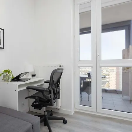 Rondo Wiatraczna Skyview With Parking Space & Balcony By Renters *