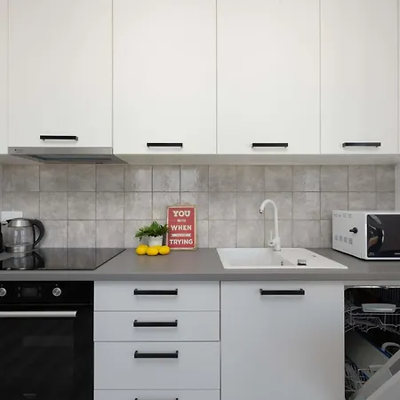 Lägenhet Rondo Wiatraczna Skyview With Parking Space & Balcony By Renters Warszawa