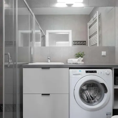 Rondo Wiatraczna Skyview With Parking Space & Balcony By Renters *