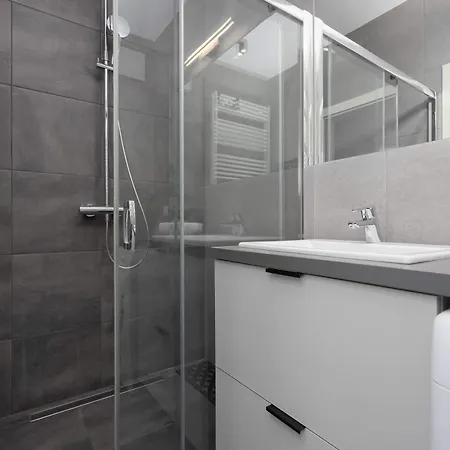 Appartement Rondo Wiatraczna Skyview With Parking Space & Balcony By Renters