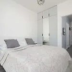 דירה Rondo Wiatraczna Skyview With Parking Space & Balcony By Renters ורשה