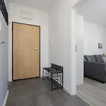 Rondo Wiatraczna Skyview With Parking Space & Balcony By Renters *