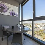 דירה Rondo Wiatraczna Skyview With Parking Space & Balcony By Renters ורשה