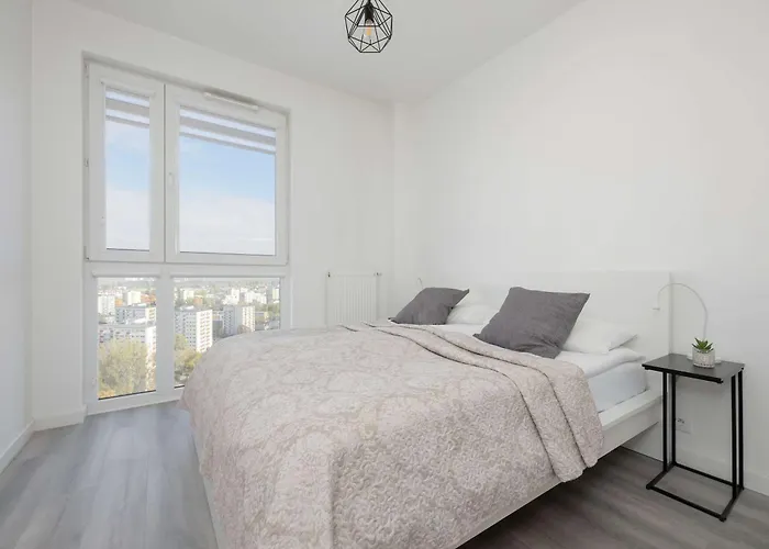 Rondo Wiatraczna Skyview With Parking Space & Balcony By Renters Lejlighed *