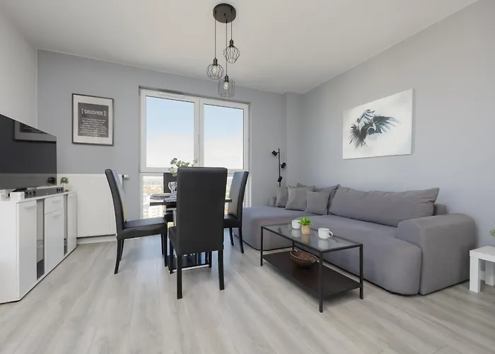 Rondo Wiatraczna Skyview With Parking Space & Balcony By Renters